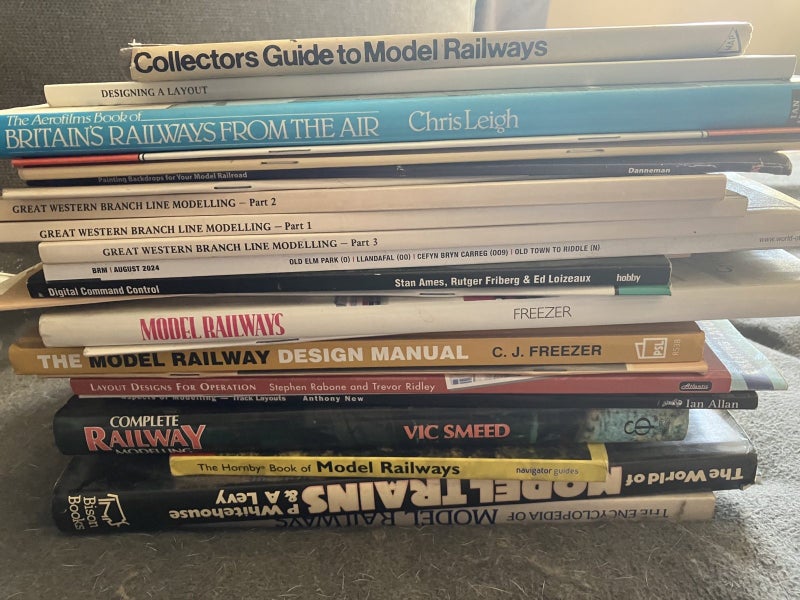 Model railway books large collection Carousel 1