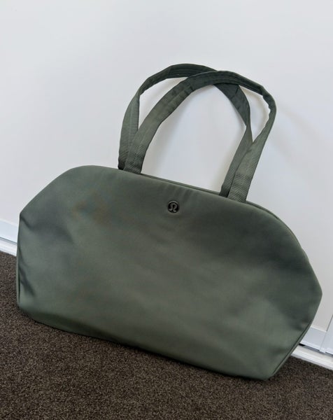 Lululemon Green Duffel City Bag 25L Carousel 1