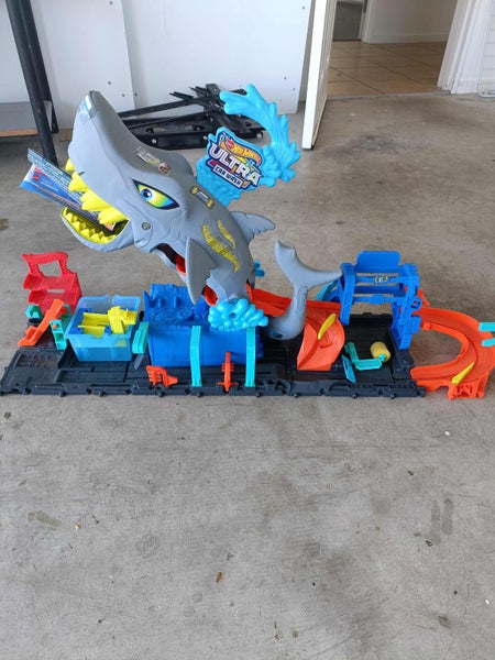 Monster Hot Wheels car wash Carousel 2