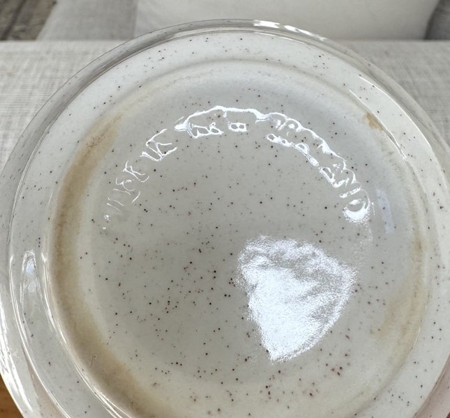 CrownLynn Sugar bowl Carousel 5