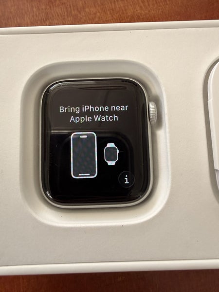 Apple Watch - series 6 GPS - 40mm aluminum Carousel 2