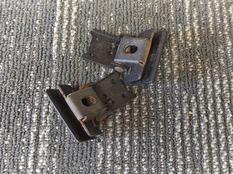 NAD 5120 hinges Carousel 1