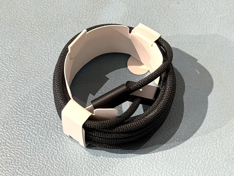 New Apple USB-C to MagSafe 3 Cable - 2m (Space Black) Carousel 2