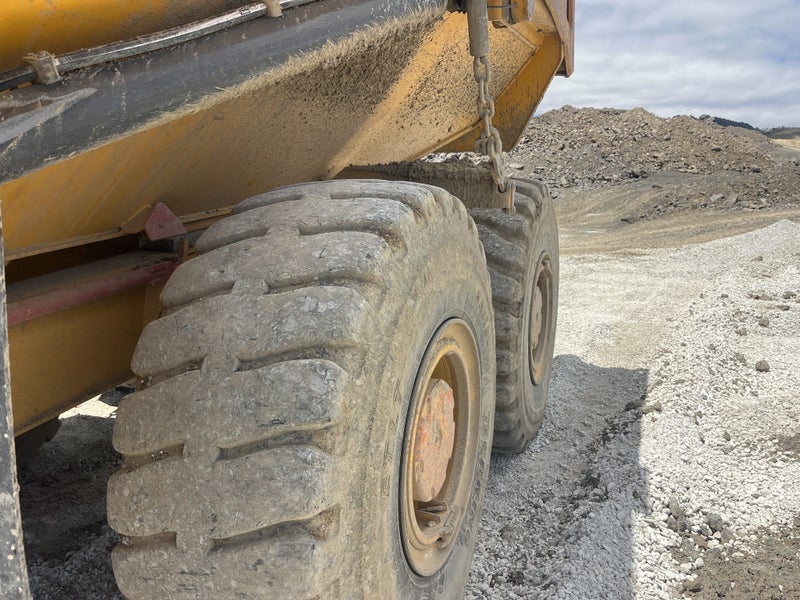 MOXY MDT 30 DUMP TRUCK Carousel 19