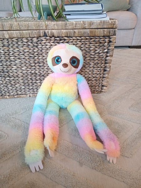 Sticky Velcro Sloth that can hang on to anything. Carousel 1