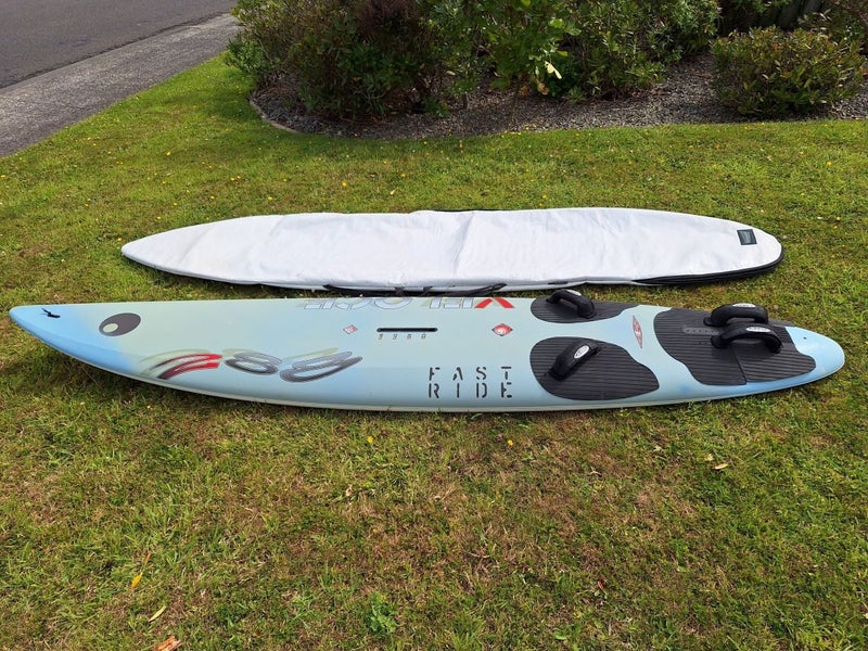 Windsurfing Equipment - Windsurf Board, 5x Sails & Rigging Carousel 1