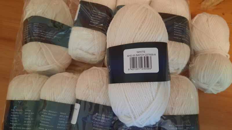 Knitting yarn - 100% wool - 10 x 50g balls - white - Perendale -DK Carousel 3