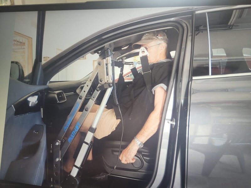 Mobility lift for a car Carousel 1