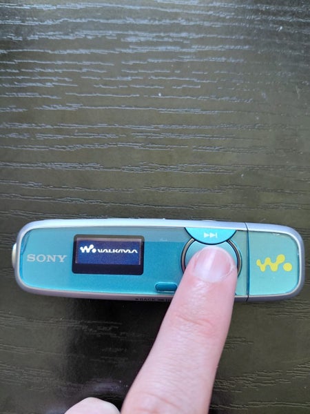 FOR REPAIR/PARTS - Sony Walkman NWZ-B133F(B) Carousel 1