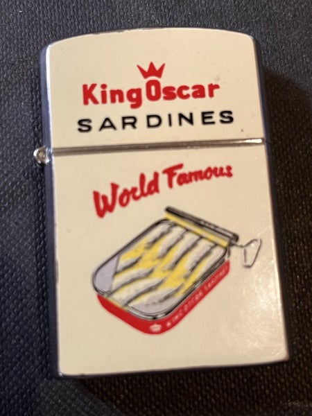 VINTAGE KING OSCAR SARDINES BJELLAND SHARP JAPAN ZIPPO STYLE ADVERTISING LIGHTER Carousel 2
