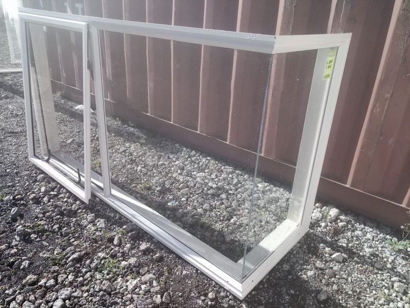 Aluminium CORNER WINDOW Offwhite 1810 W x 610 W x 1000 H [#3275 SF] Carousel 1