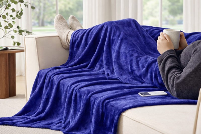 Kogan Washable Electric Heated Throw Blanket (Navy, 160 x 130cm) Carousel 2