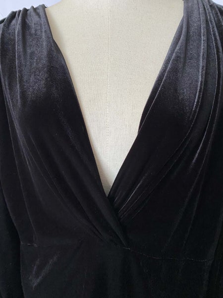 KIWI DESIGNER *CHOCOLAT* — LUXE STRETCH VELVET TOP (18) Carousel 2