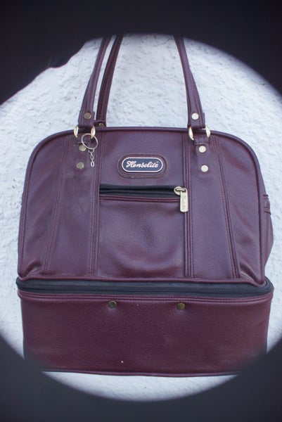 Henselite Bowling Balls - Bag. Just needs a dusting off & a polish. Carousel 1