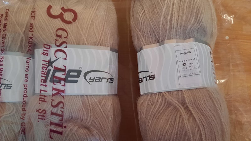 Knitting yarn - Mohair blend - 3 x 100g balls - light beige Carousel 2