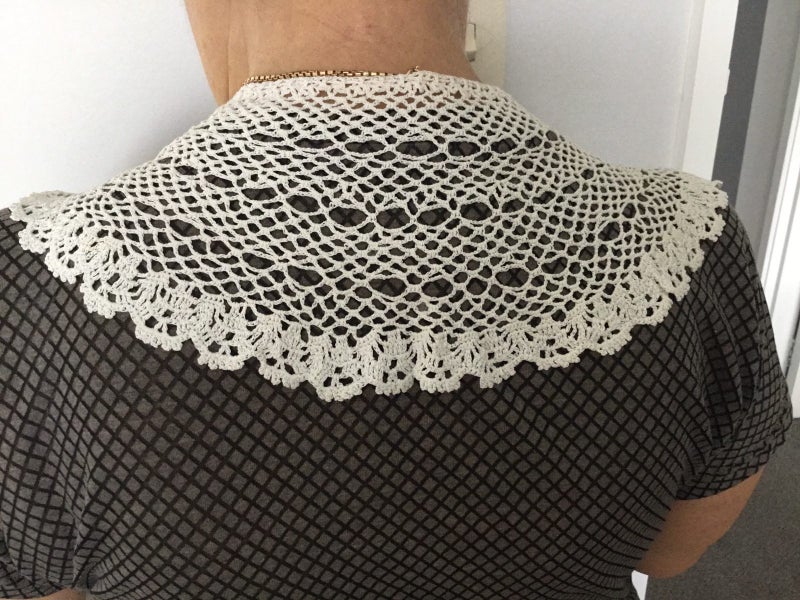 Wide ivory crochet collar Carousel 6