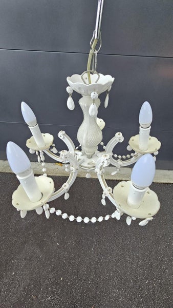 Chandelier Carousel 1