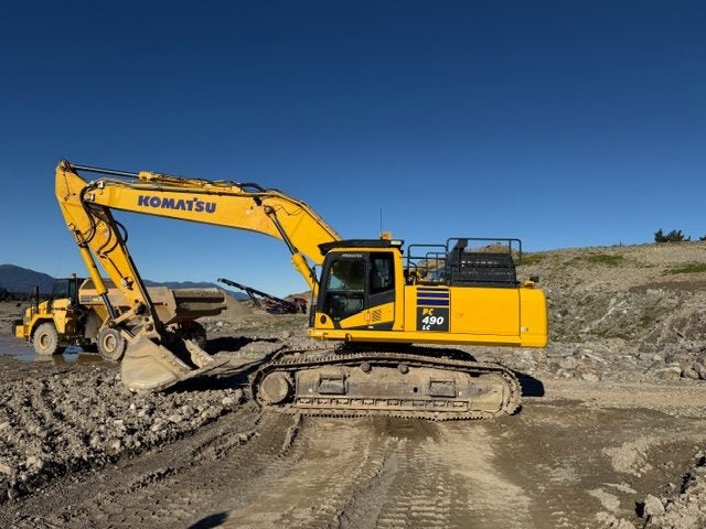 Komatsu PC490LC-11 Digger Carousel 1