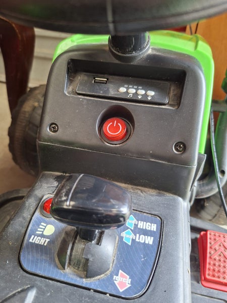 12volt Ride on Tractor with trailer Carousel 3