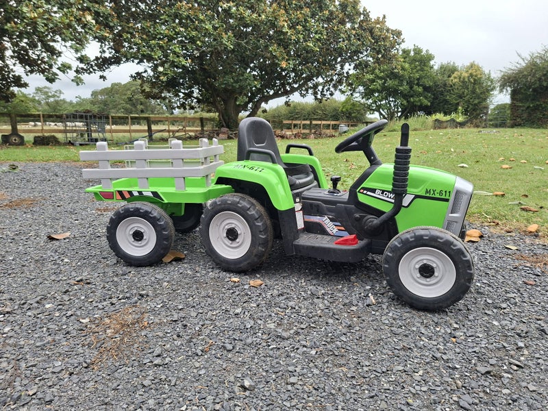 12volt Ride on Tractor with trailer Carousel 1