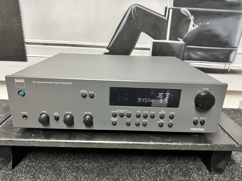 Vintage NAD Pre Amp 917 Carousel 1