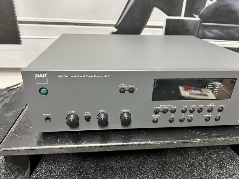 Vintage NAD Pre Amp 917 Carousel 2