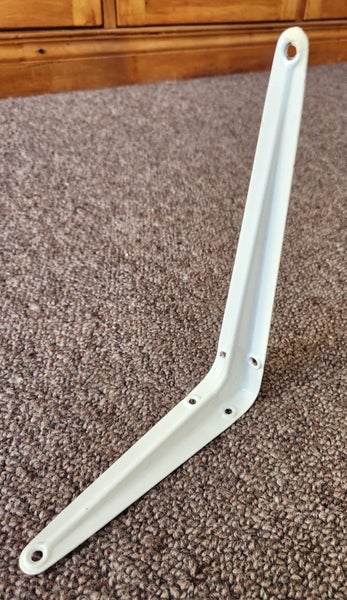 26 x white Shelving Brackets Carousel 1