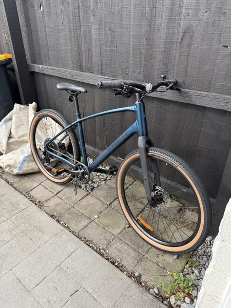 Trek Dual Sport 3 Gen 5 Dark Aquatic - Large Carousel 2