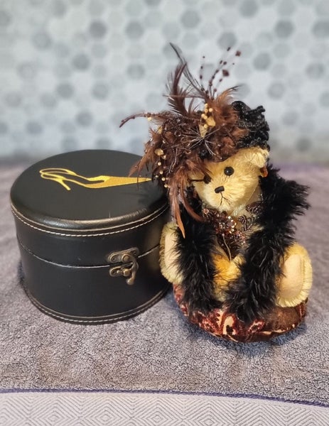 D'Lyell Bears Carousel 1