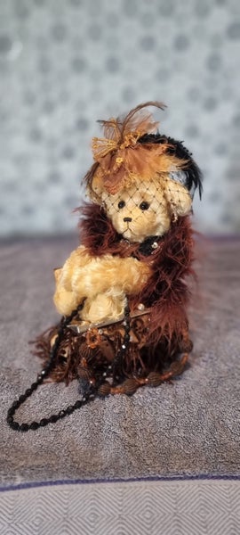 D'Lyell Bears Carousel 1