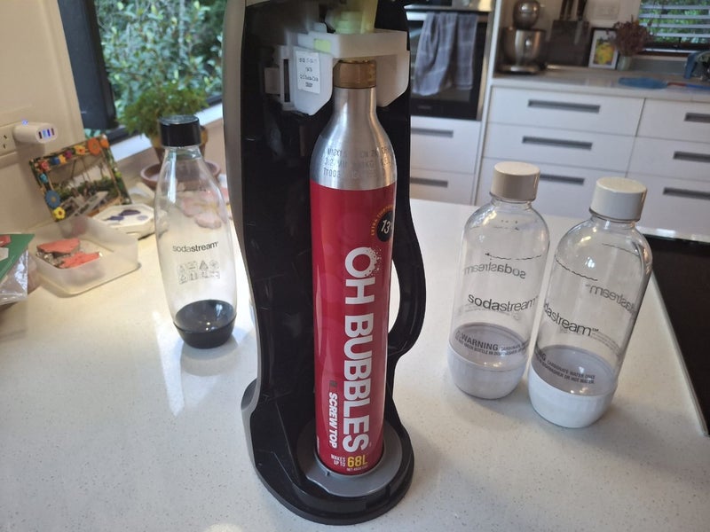 Soda stream maker w co2 cylinder Carousel 2