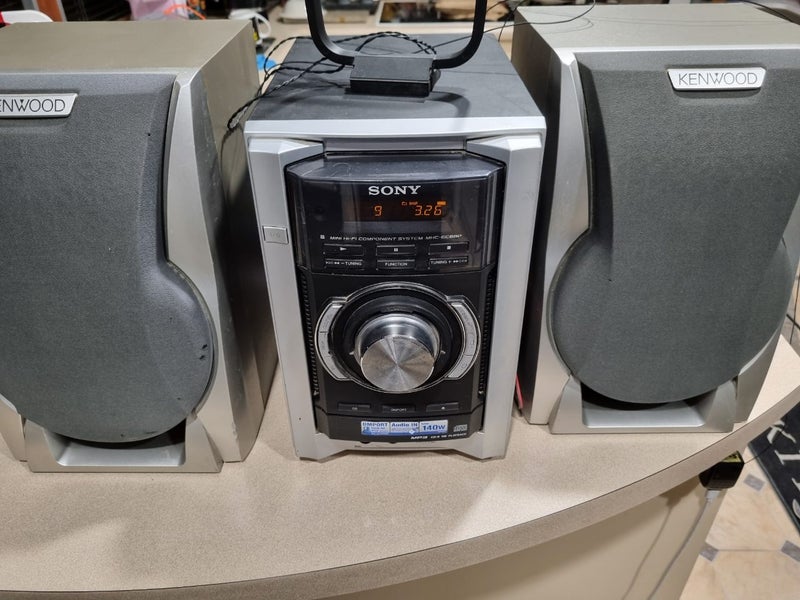 Sony HCD-EC68P stereo system CD, Radio Aux, DMPort Carousel 4