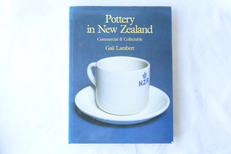 Pottery in New Zealand - Commercial & Collectable by Gail Lambert (SKU BK7) Carousel 1