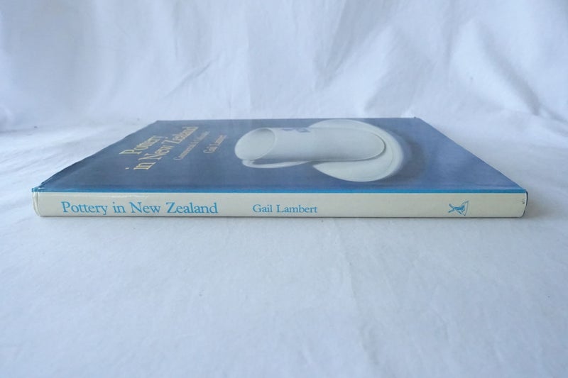 Pottery in New Zealand - Commercial & Collectable by Gail Lambert (SKU BK7) Carousel 2
