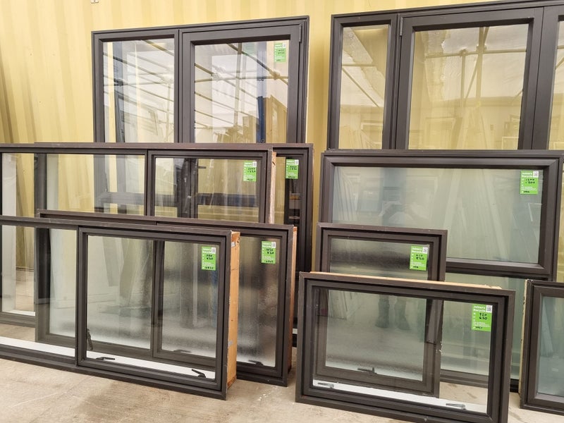 HOUSE LOT ALUMINIUM JOINERY - Brown [#BLK0056] Carousel 1