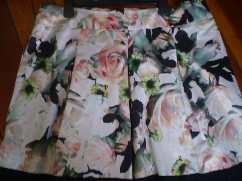 BEAUTIFUL AUST. DESIGNER VINTAGE STYLE FLORAL 3/4 SKIRT 20 Carousel 2