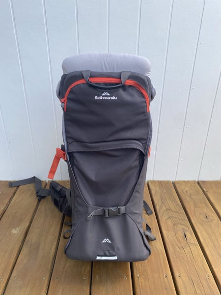 Kathmandu child carrier Carousel 2