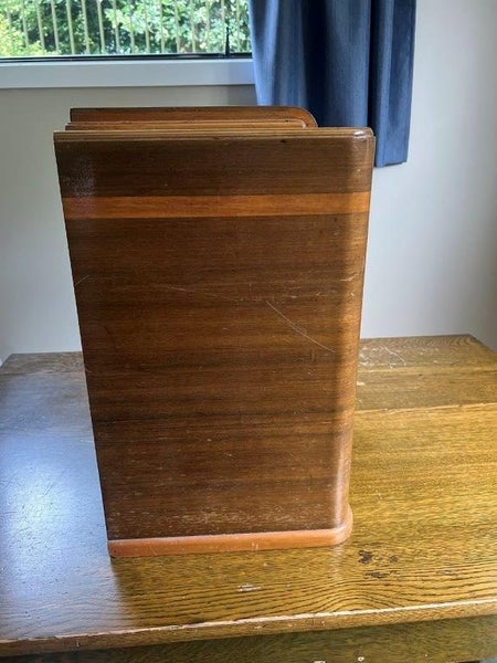 Antique Valve Radio Carousel 7