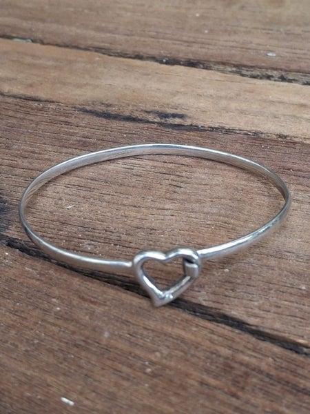 " ICE " Brand Sterling Silver Bracelet / Bangle Love Heart - $ 1.00 Reserve Carousel 1