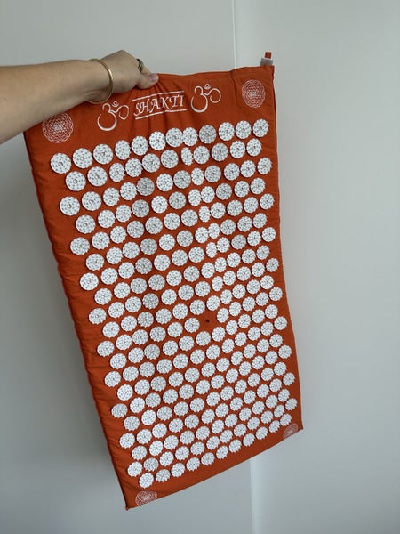 The Premium Shakti Mat in orange Carousel 1