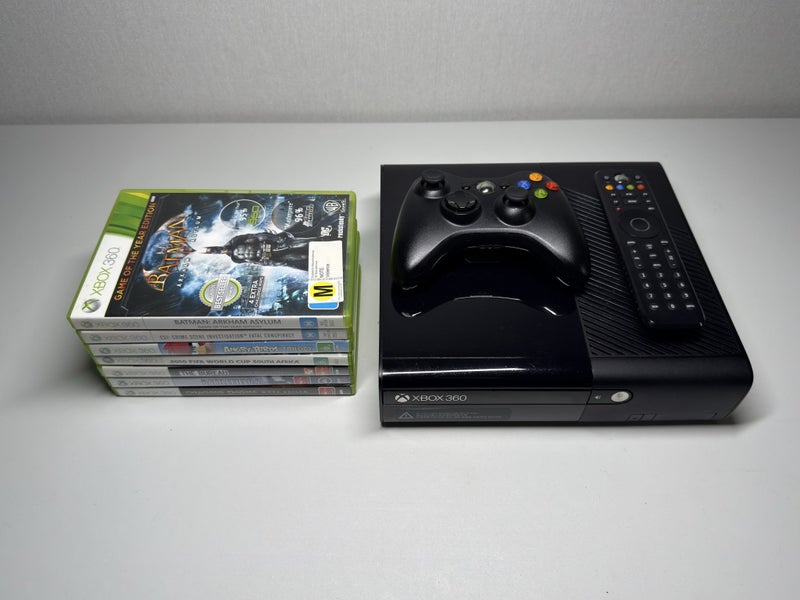 Xbox 360 E (500 GB) + 7 Games + Controllers Carousel 1