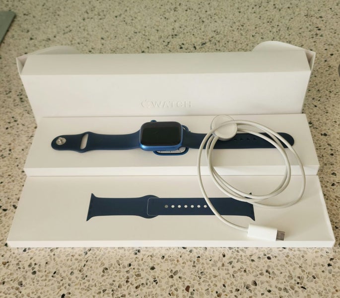 Apple Watch Series 7 - $1 reserve for quick sale Carousel 1