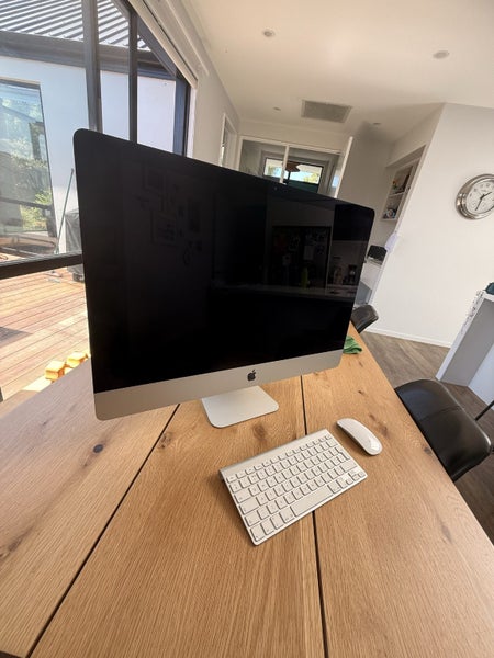 iMac (2015) 4ghz 16gb Ram 3.2TB storage 5K Retina - selling in great condition Carousel 1