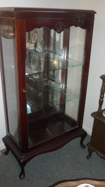 MAHOGANY MIRROR BACK CHINA CABINET Carousel 2