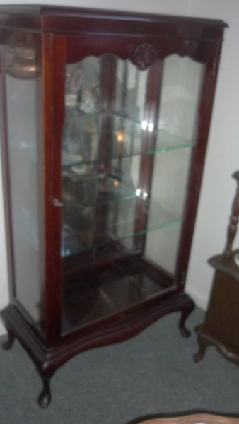 MAHOGANY MIRROR BACK CHINA CABINET Carousel 6