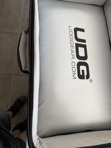 Reloop MIXON 4 DJ Controller Carousel 6