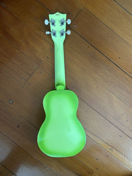 Malaka dolphin ukulele (incl bag and strap) Carousel 2