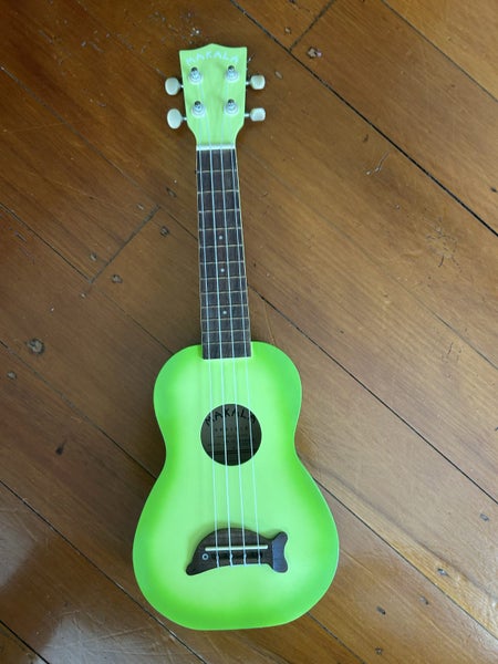 Malaka dolphin ukulele (incl bag and strap) Carousel 1