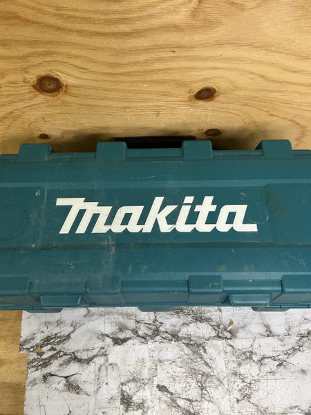 Makita electric angle grinder GA7060 Carousel 2