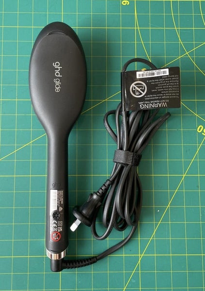 GHD glide professional hot brush Carousel 1